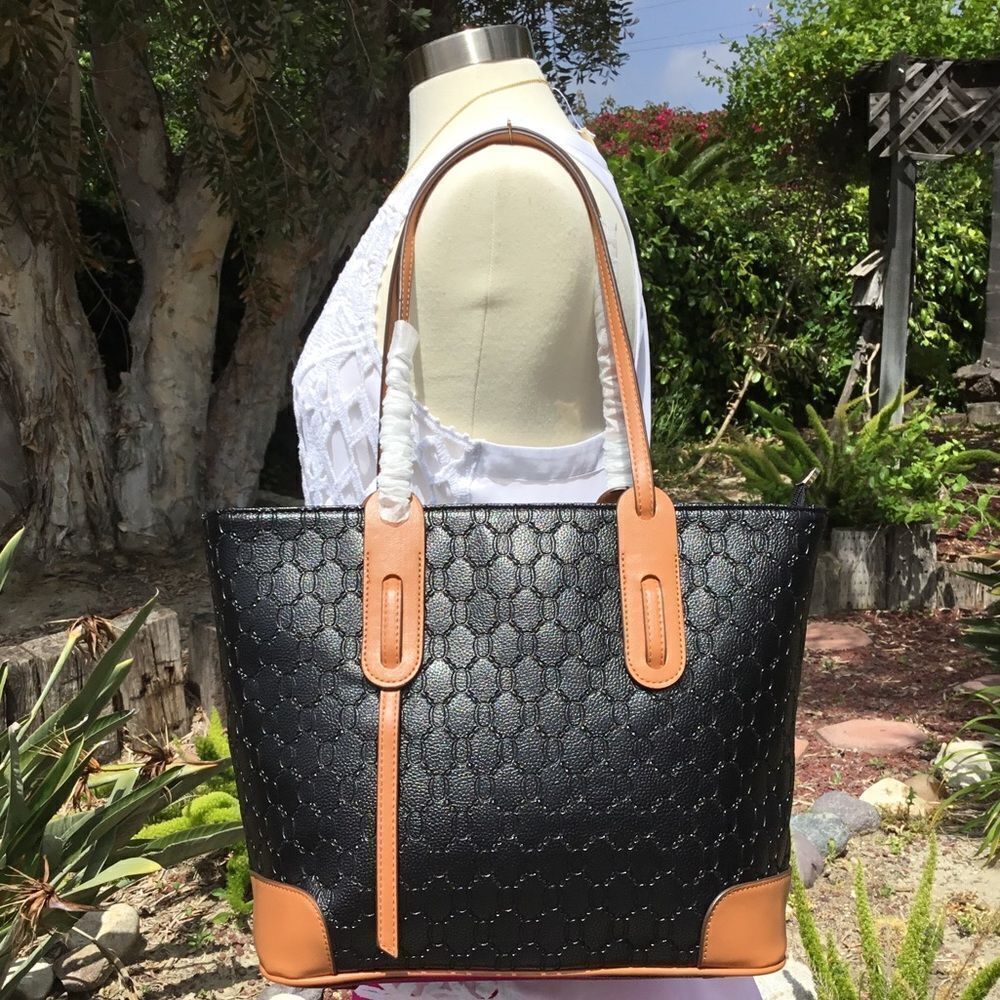 BRAND NEW FASHION WOMEN SHOULDER BAG SET WITH WRISTLET